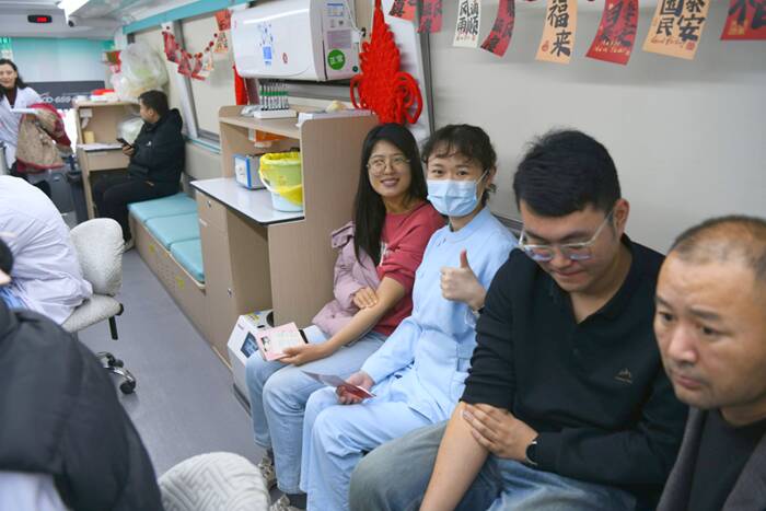 山东省血液中心向医院赠送感谢状